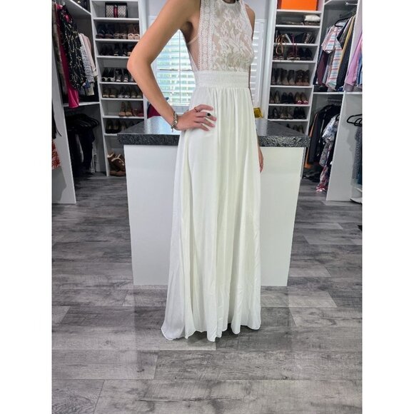Lulu's White Lace Flowy Maxi Gown Dress $99 NWT - Picture 13 of 14